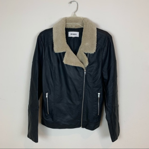 Uo Bb Dakota Vegan Black Leather Shearling Jacket